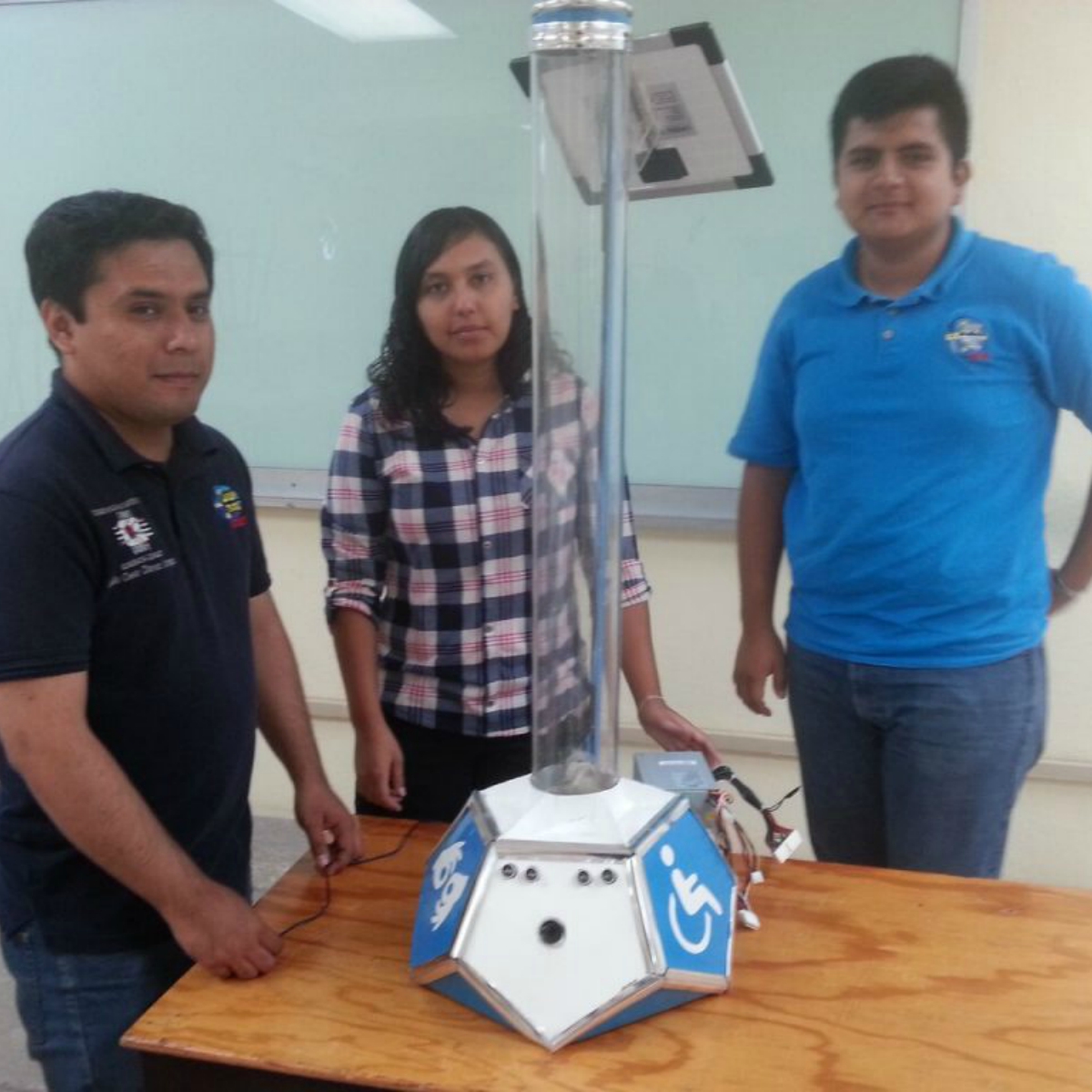 Mexicanos desarrollan parquímetro inteligente que pondrá en su lugar a muchos