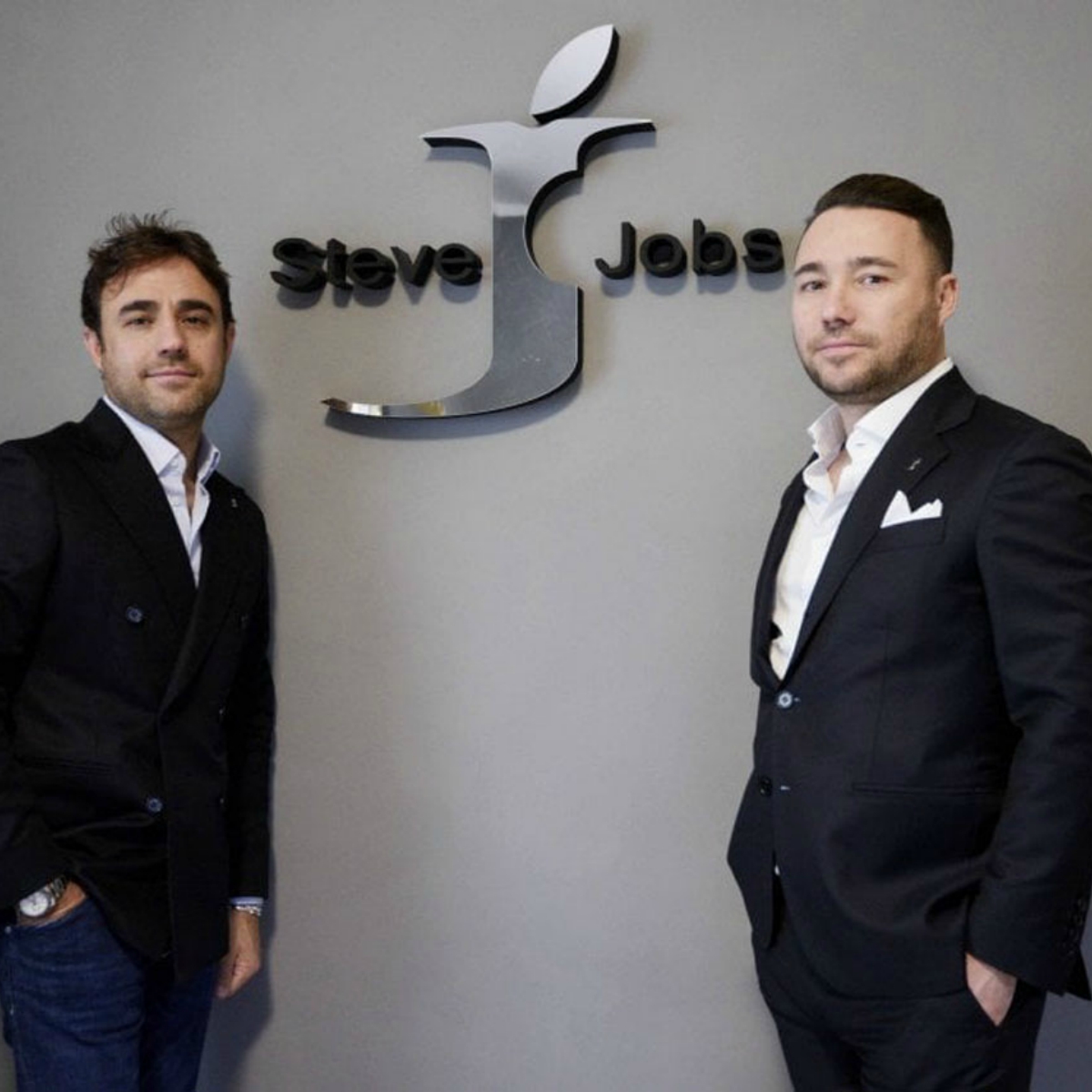 Steve Jobs, la marca de ropa italiana que ganó el derecho a Apple de llamarse así