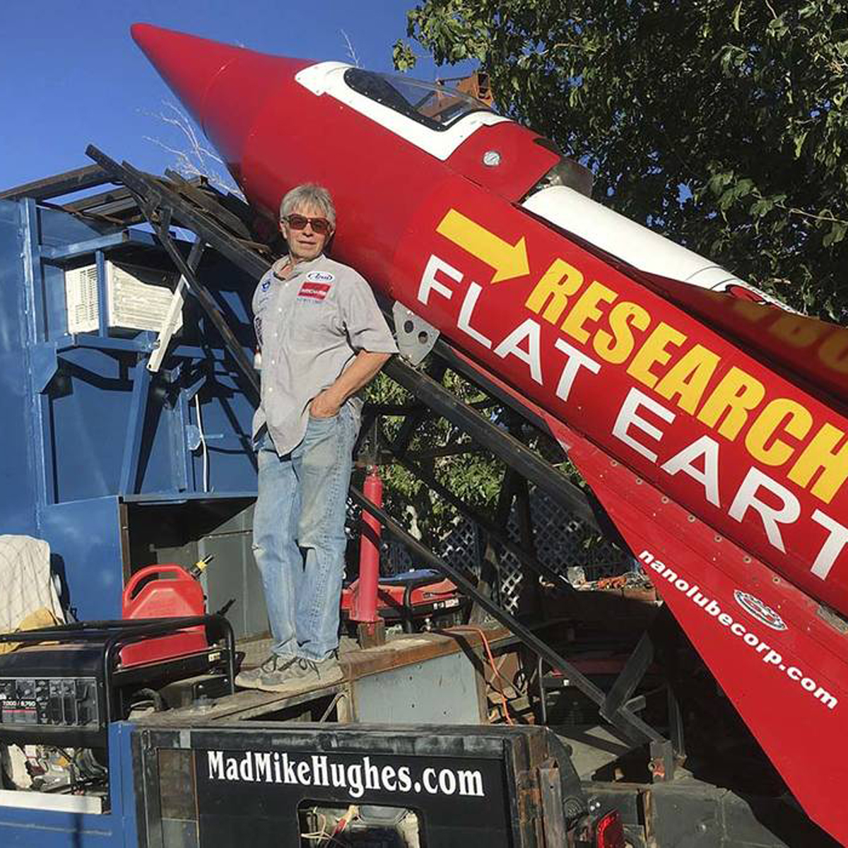 Mike Hughes le pone fecha a su lanzamiento en cohete para probar que la Tierra es plana