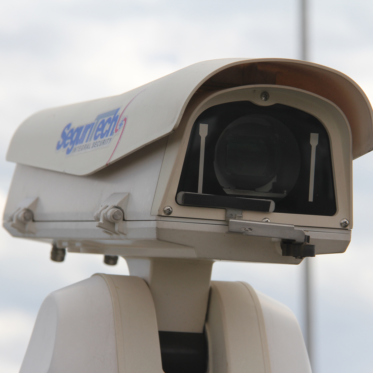 La empresa de tecnología de vigilancia que gana millones con la inseguridad