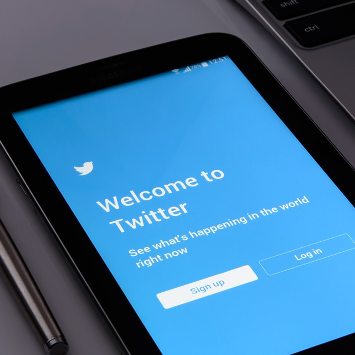 Las celebridades y los influencers hacen lo que tal vez ya suponías para obtener su fama