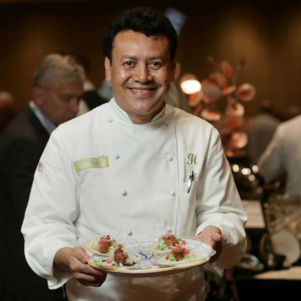 El mexicano que comenzó lavando platos y ahora es uno de los mejores chefs de EU