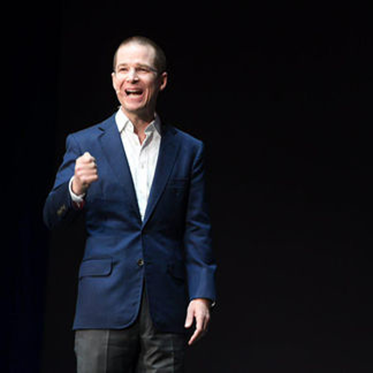 Así es como este aspirante quiere 'conectar con los chavos'