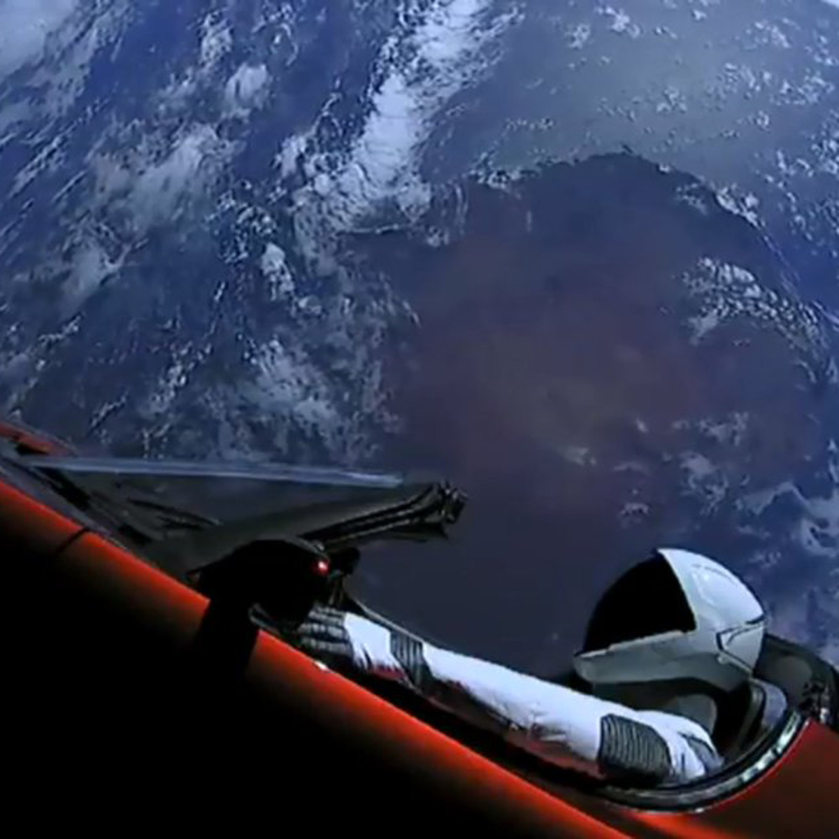 Con el lanzamiento del Falcon Heavy, Elon Musk acaba de hacer historia