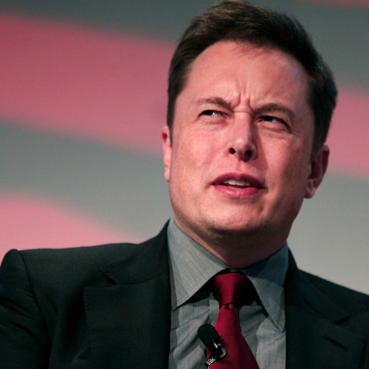 La razón por la que Elon Musk borró las cuentas de Tesla y Space X de Facebook