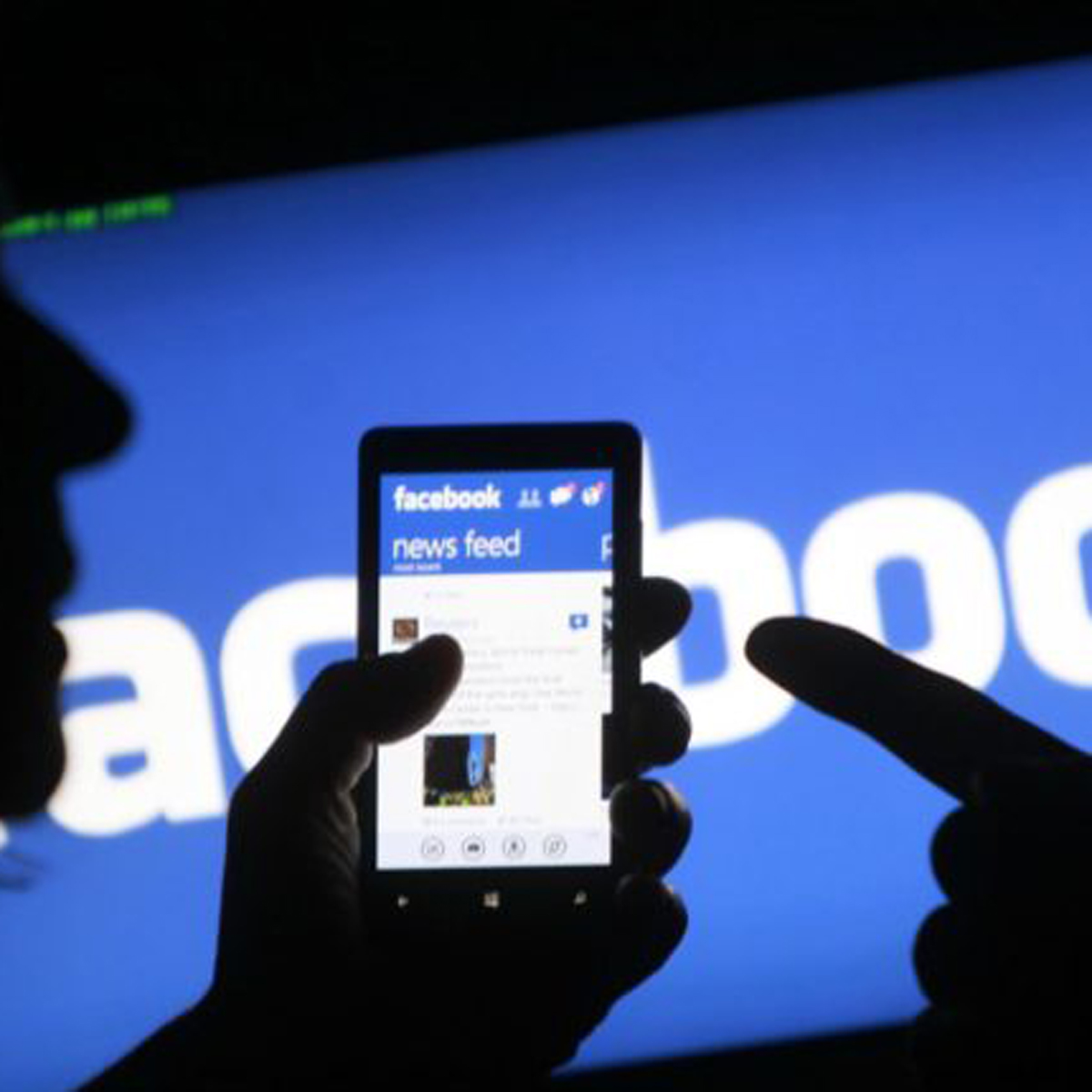 Facebook suspende a Cambridge Analytica, la firma que impulsó el triunfo de Trump