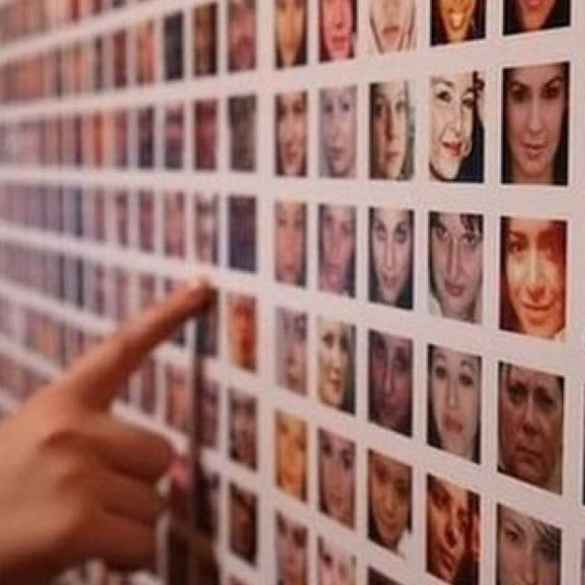 Esto es lo que tienes que saber sobre Cambridge Analytica, la firma que tiene a Facebook contra las cuerdas