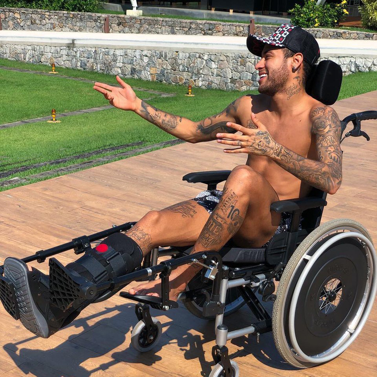 Neymar desata polémica con su ¿homenaje? a Stephen Hawking