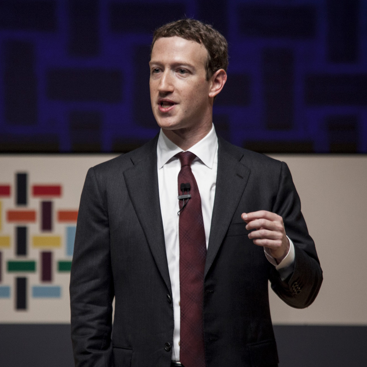 Mark Zuckerberg al fin rompe el silencio sobre el escándalo que envuelve a Facebook