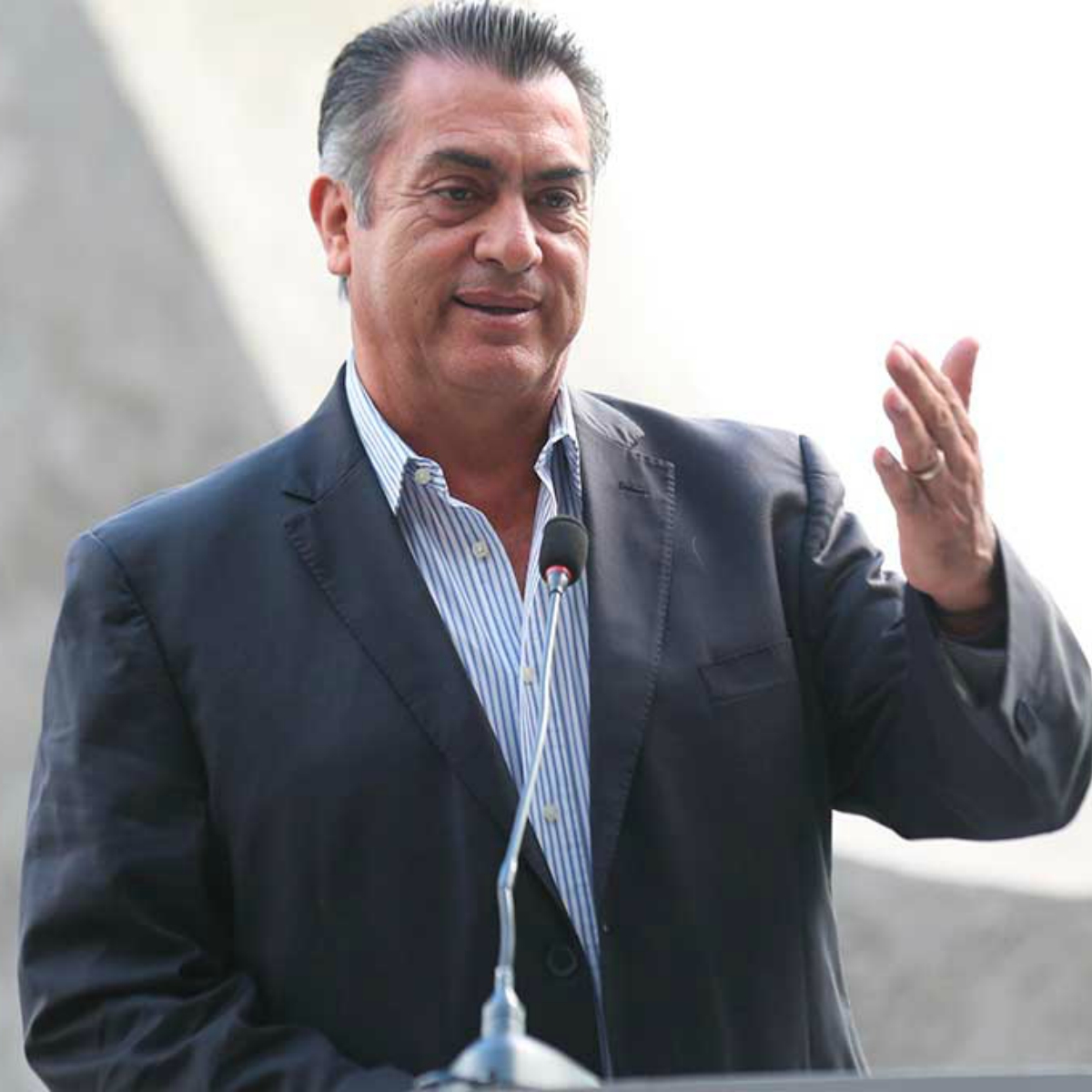 La estrategia en redes de 'El Bronco’ para que le patrocines la campaña