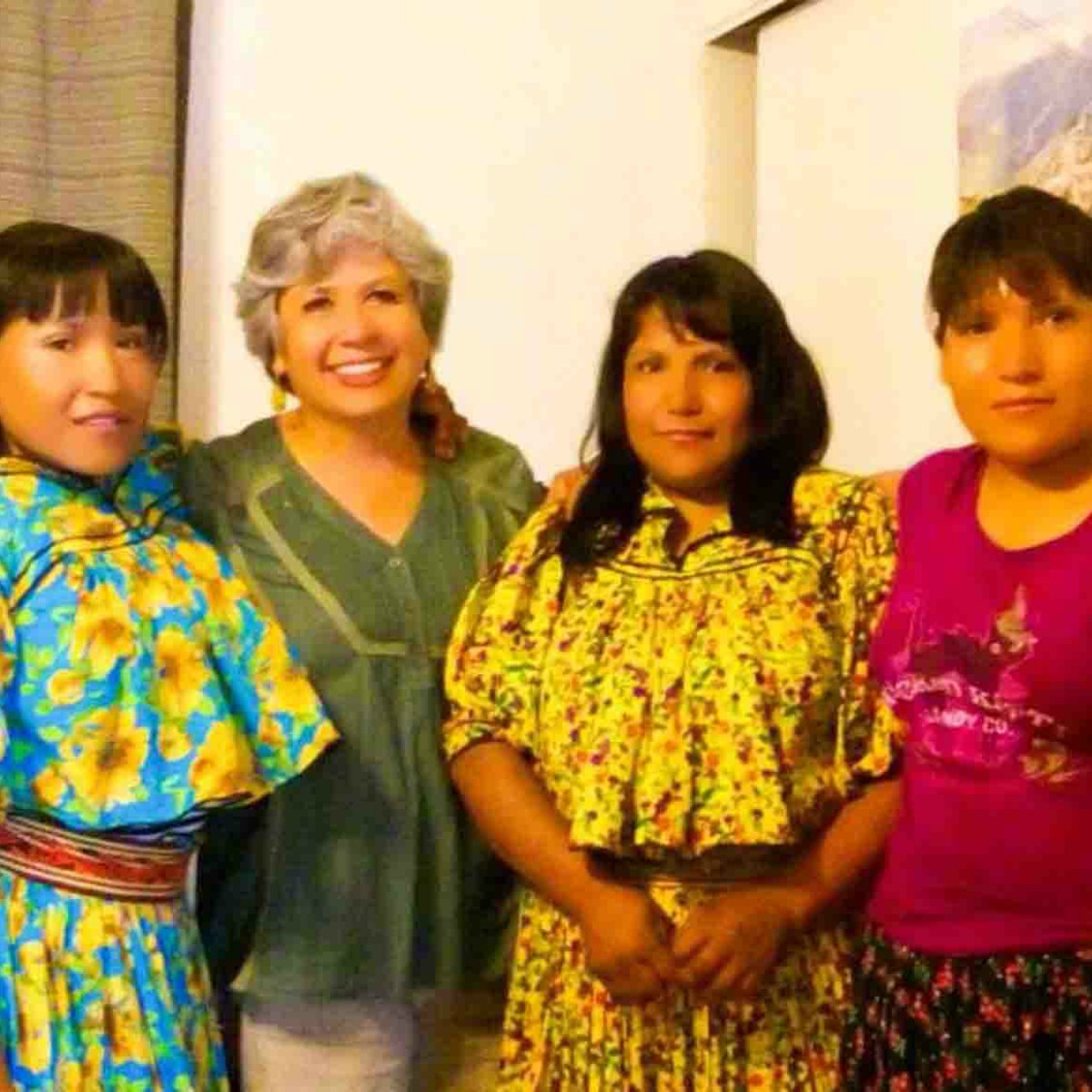 Rarámuris conquistan Europa con sus diseños