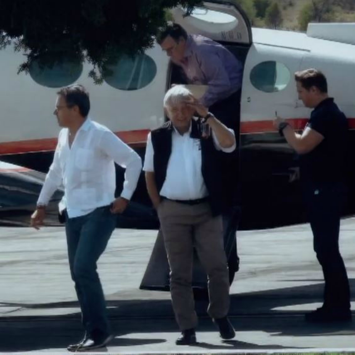 Lo que el INE reveló sobre la avioneta en la que viajó AMLO