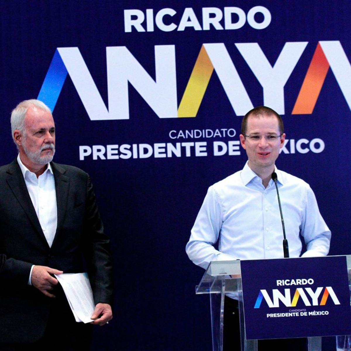 Alumnos dan portazo en evento de Anaya en universidad de Gualajara