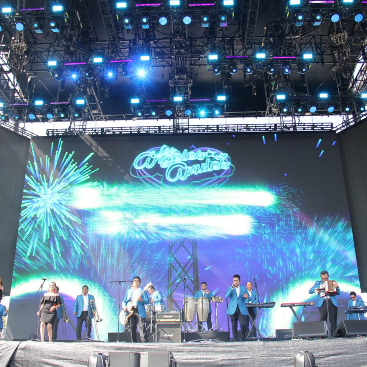 VIDEO: Los Ángeles Azules hacen presentación histórica y ponen a bailar a Justin Bieber