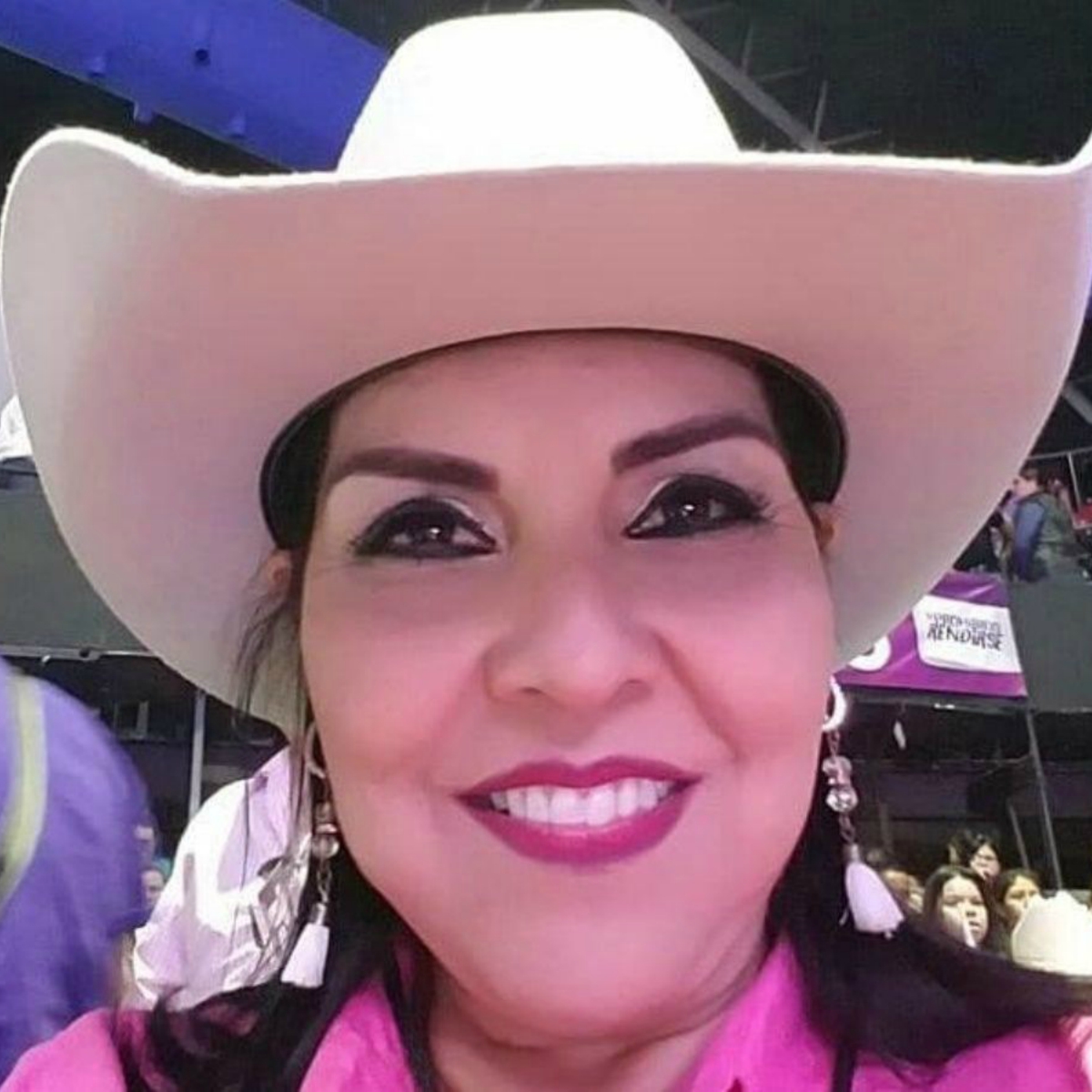 Candidata de NL propone bajar el precio de la cerveza, si gana