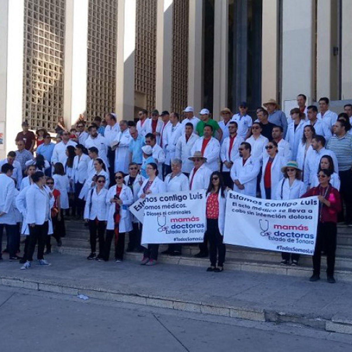 #TodosSomosLuis Médicos mexicanos se unen y lanzan duro cuestionamiento a las autoridades