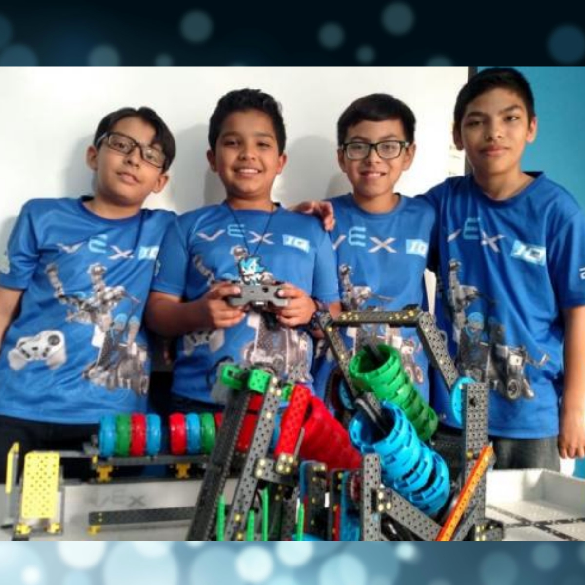 Niños mexicanos pueden quedarse sin ir al mundial de robótica sino consiguen dinero