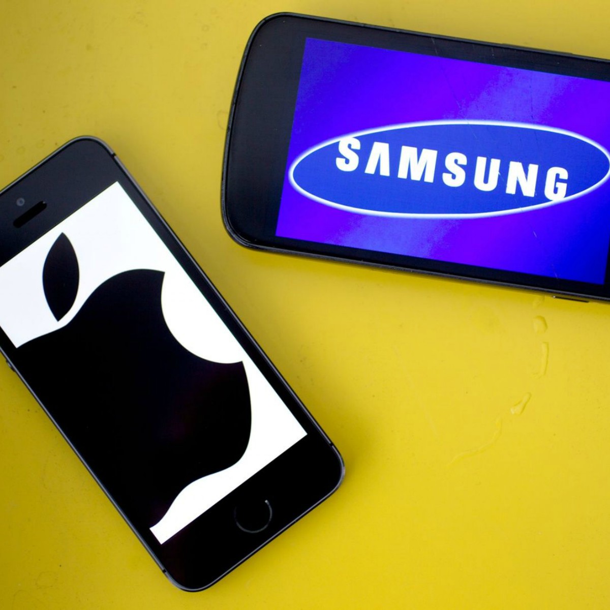 Apple pide a Samsung rebaja en el precio de las pantallas OLED