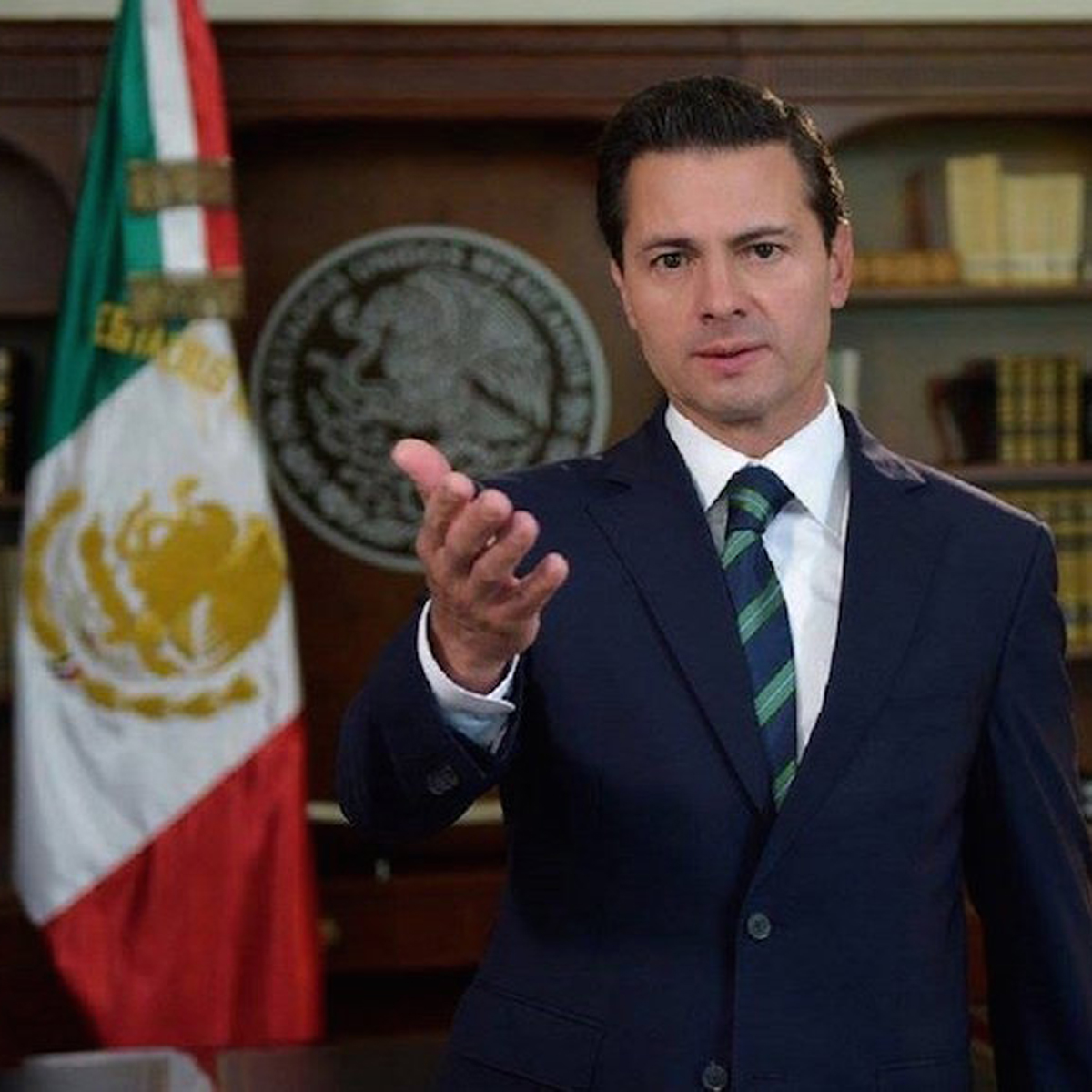 Con tuitazos los políticos mexicanos le piden a Trump que le baje dos rayitas