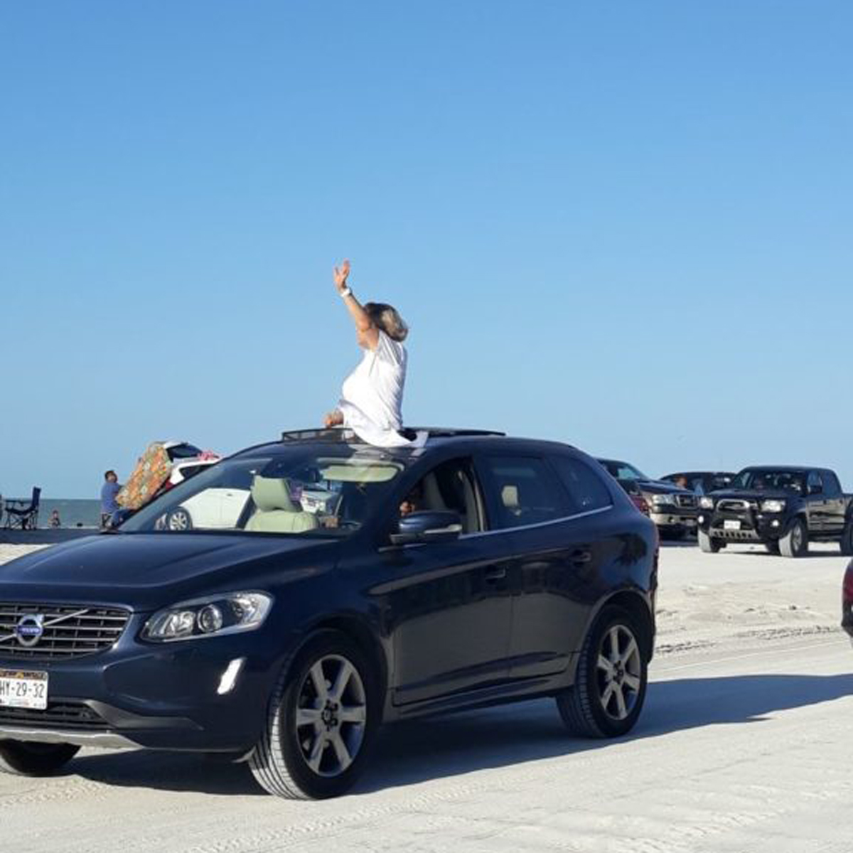 El auto de esta candidata causó polémica en redes