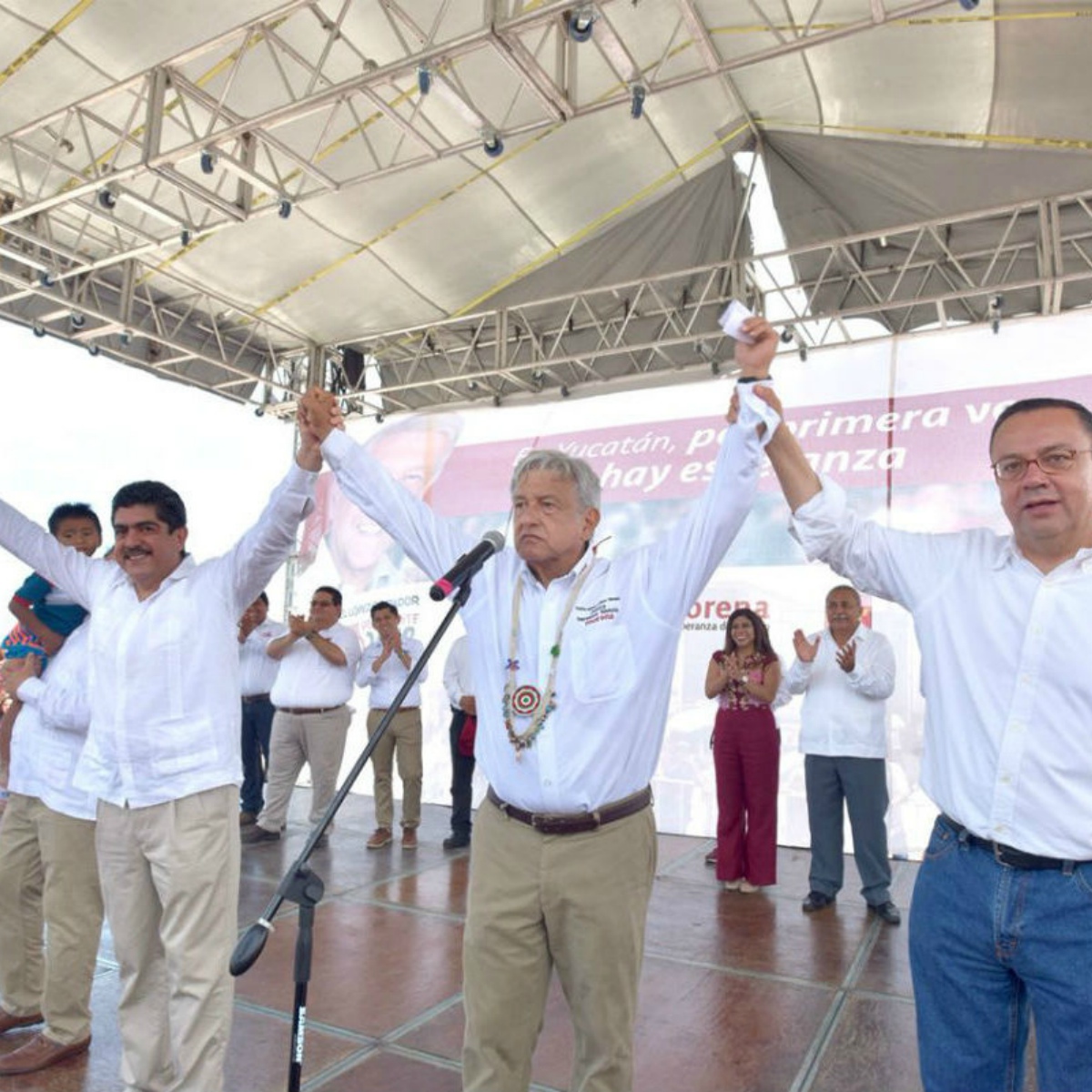 La polémica alianza de AMLO y Manuel Espino revienta internet