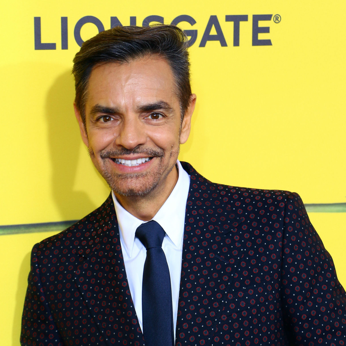Eugenio Derbez se indigna porque los jóvenes quieran cobrar por trabajar y así le respondieron