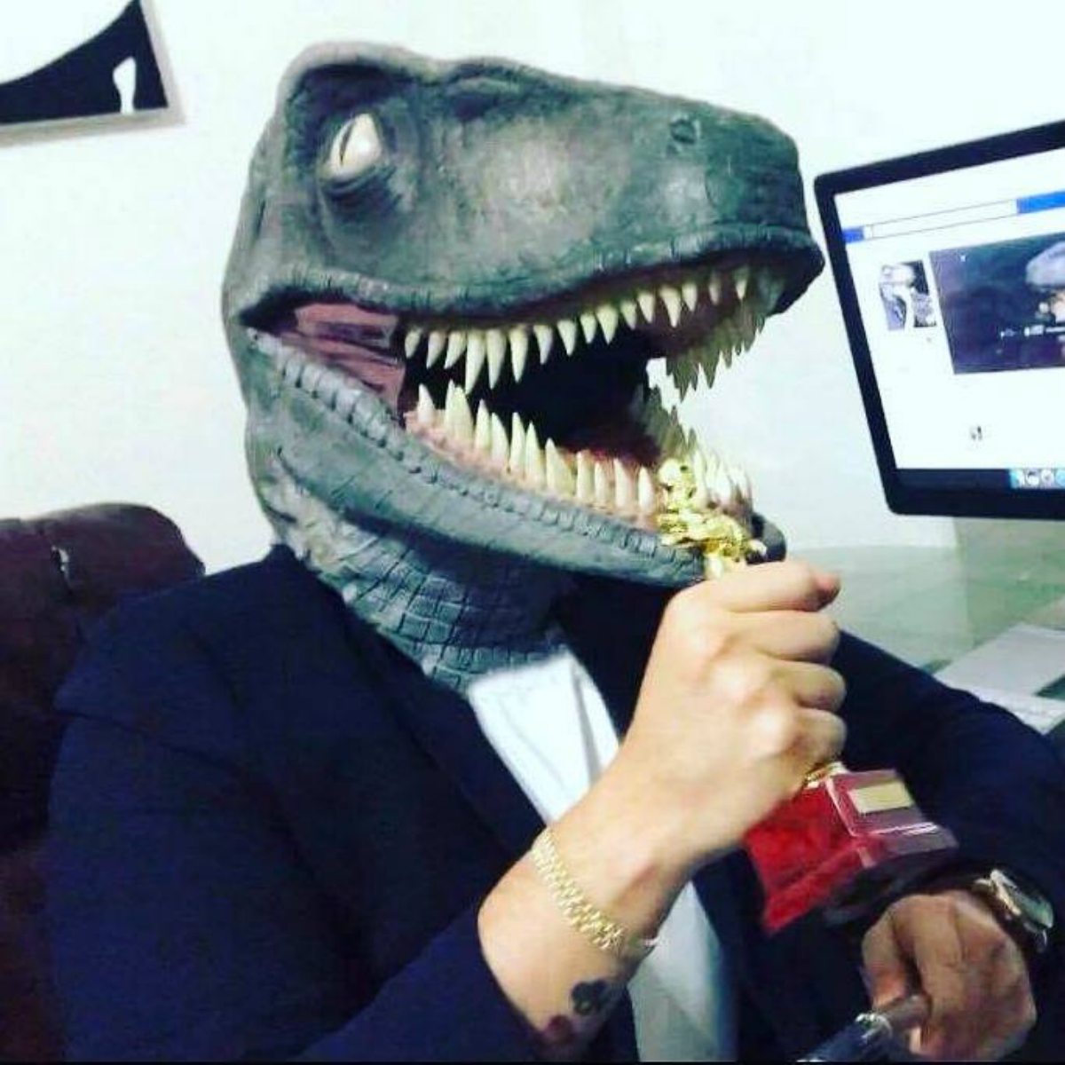 Filosóraptor, el influencer que publica a favor de López Obrador