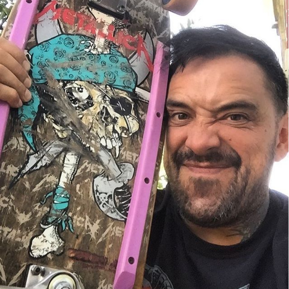 Él es el tatuador de Tepito que va dejando su huella en el cuerpo de los españoles