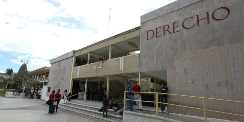 Agarran a estudiante que se llevó el dinero de la graduación de sus compañeros