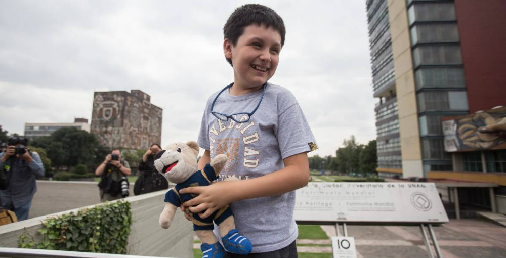 Niño genio denuncia campaña de desprestigio en redes organizada por maestro de la UNAM