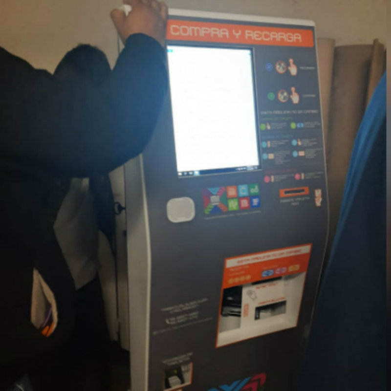 Instalan las primeras máquinas para recargar tarjetas del metro