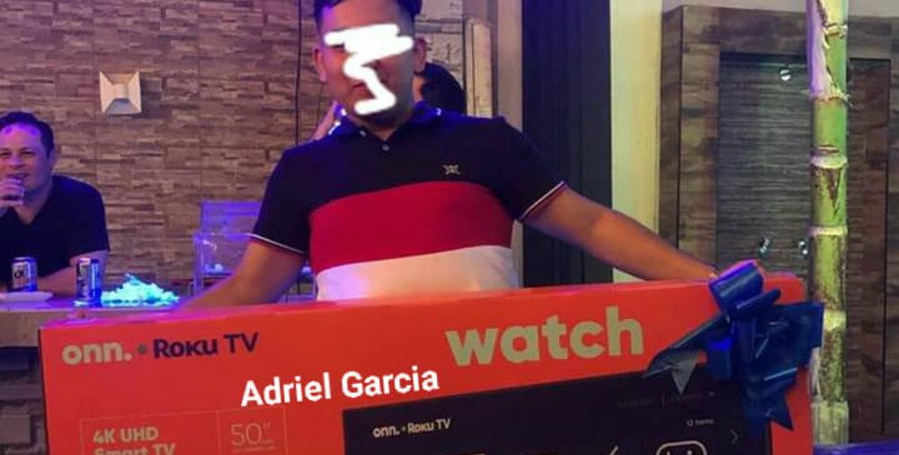 Empleado nuevo se gana mega pantalla en la posada y renuncia