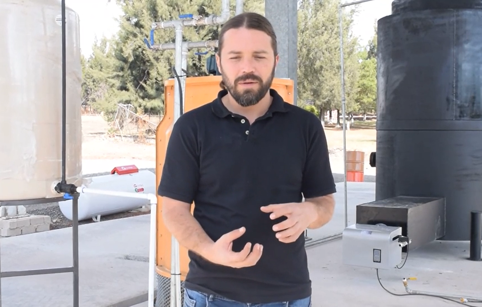 Mexicano crea gasolina y diésel que cuesta 4 pesos el litro