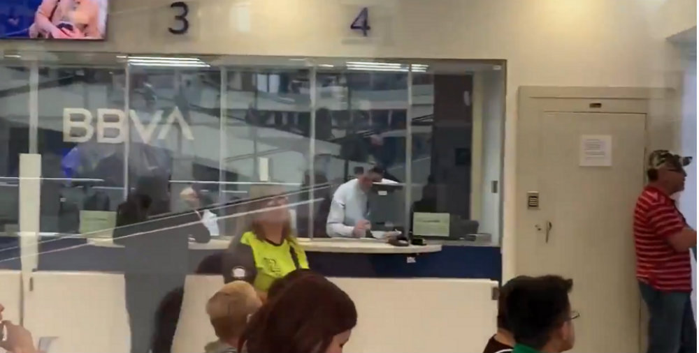 Diputado acusa a cajero de BBVA de 'ponerlo' con los asaltantes
