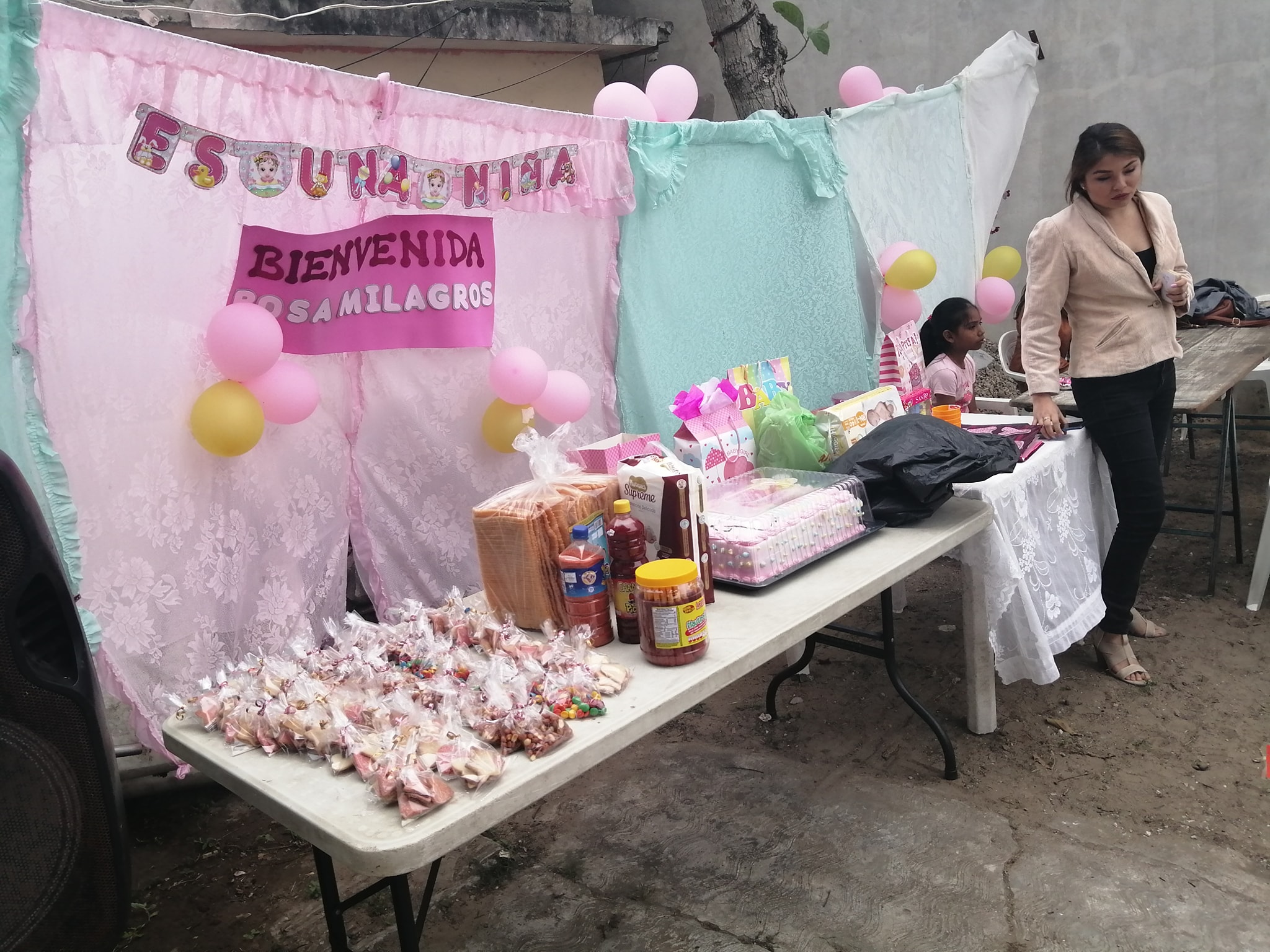 Nadie fue a su baby shower, pero usuarios de redes llegaron con regalos