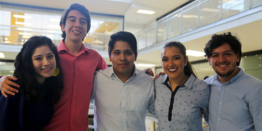 Estudiantes crean un biotextil con residuos de café que no contamina