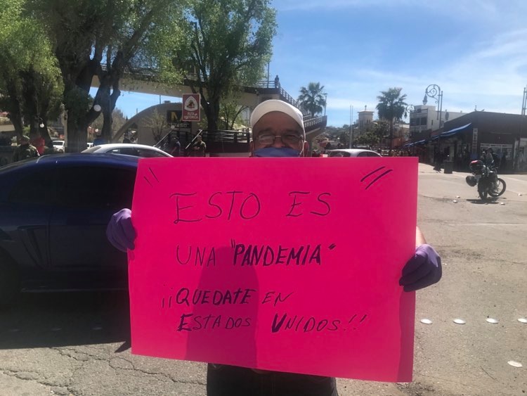 Mexicanos bloquean frontera con EU para evitar contagios de Covid-19