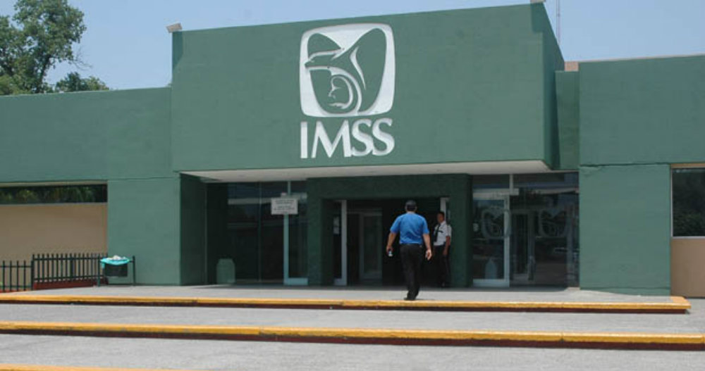 Hombre con Covid-19 mintió y convivió con personal del IMSS