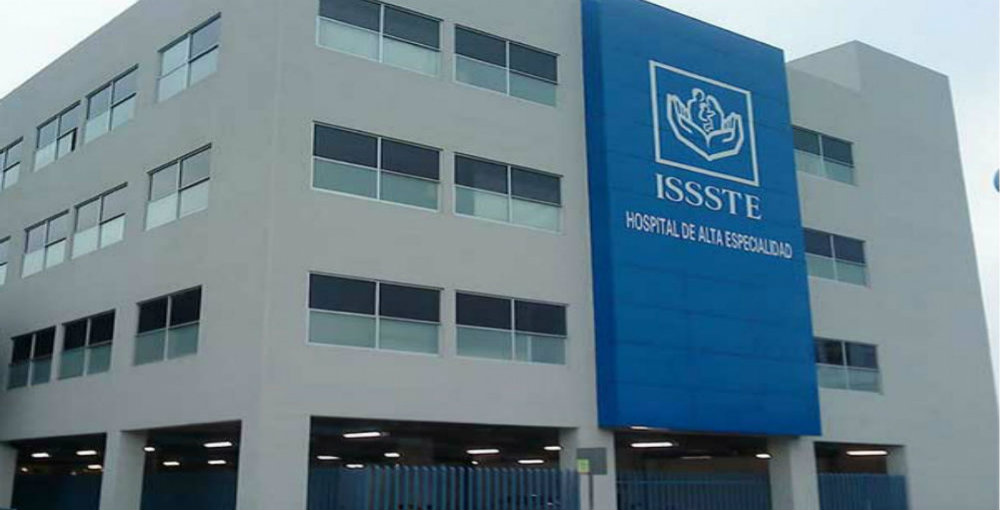 Acusan a funcionario con COVID-19 de escupir y toser en hospital