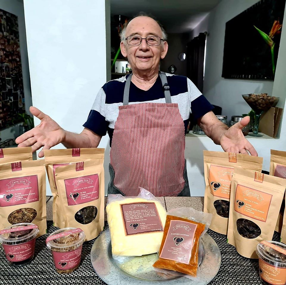 Abuelito de 79 años se queda sin empleo y se hace youtuber