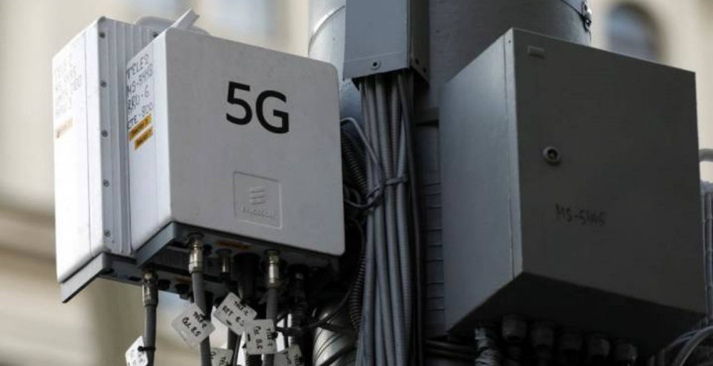 Hombre culpa a red 5G del COVID-19 y quema una antena