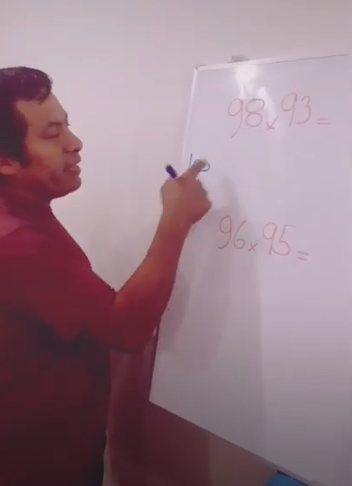 Profesor se hace viral por truco para resolver multiplicaciones