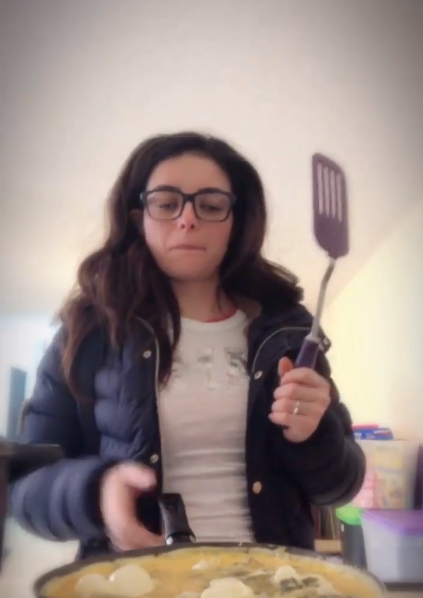 violeta isfel vende hamburguesas