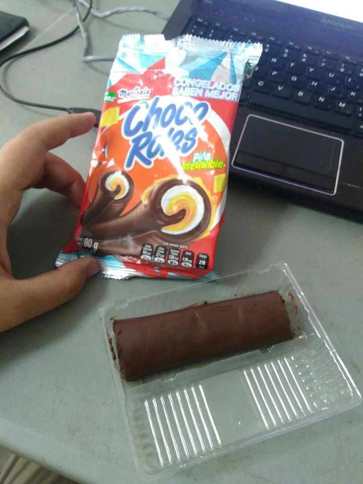 Su paquete sólo traía un chocorrol y le mandan el otro por correo