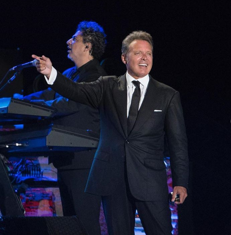 Luis Miguel publica dueto junto a Céline Dion