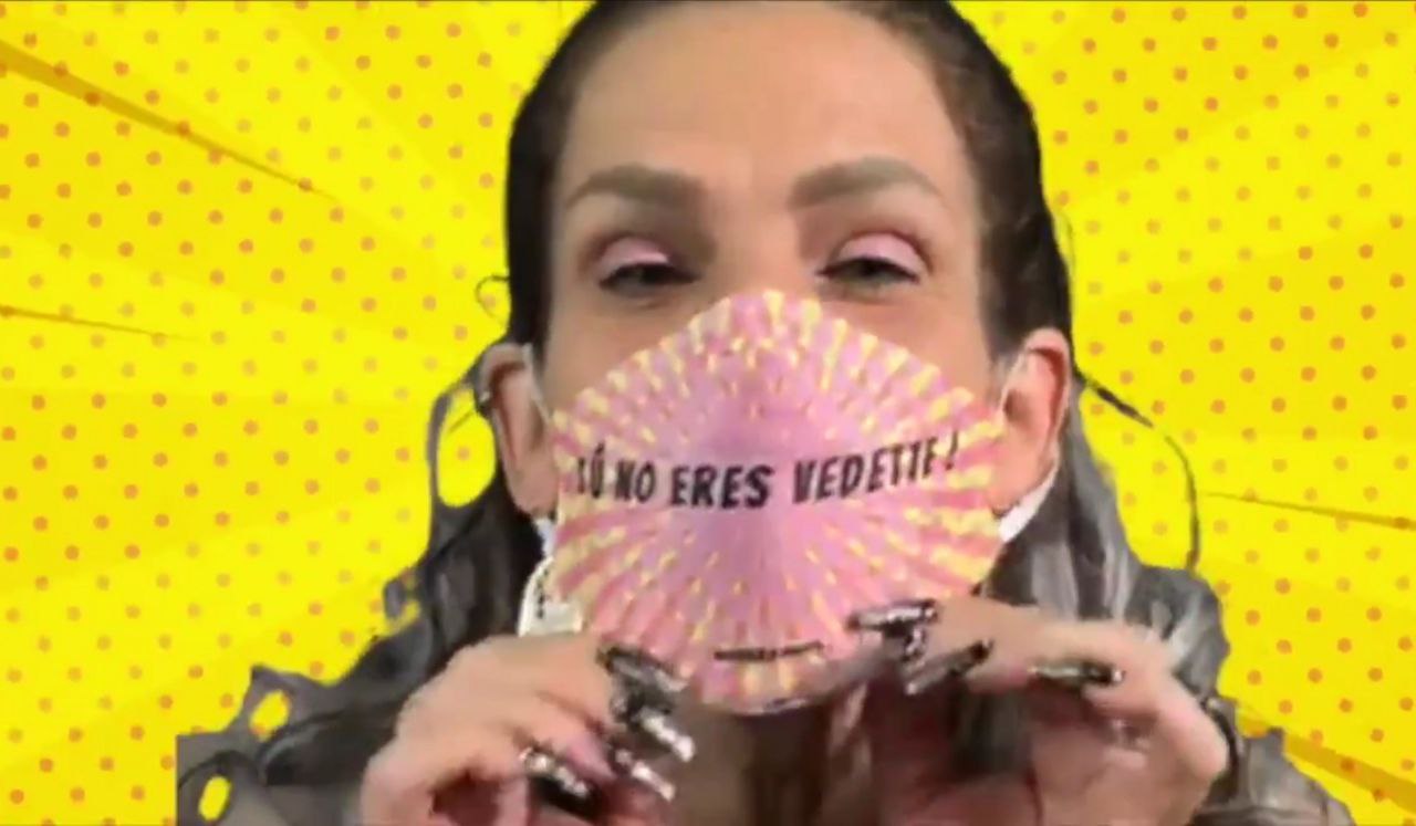 Niurka vende cubrebocas con sus frases más famosas