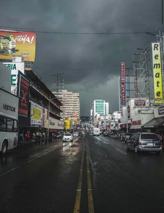 Joven compara a Monterrey con Tokio y le llueven los memes