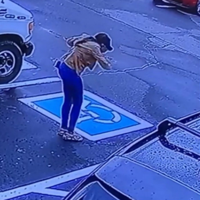 Joven consigue empleo tras vivir en la calle y su reacción se hace viral