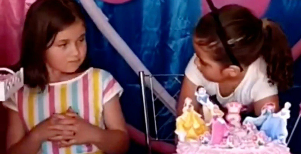 ¿Quiénes son las niñas que salen en el video del pastel?