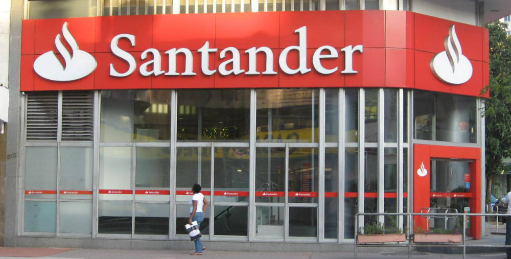 Clienta denuncia que Santander le "desapareció" su liquidación